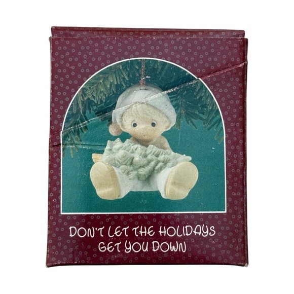 Vintage Precious Moments “Don’t Let the Holidays get you Down” Ceramic Ornament - Picture 6 of 6